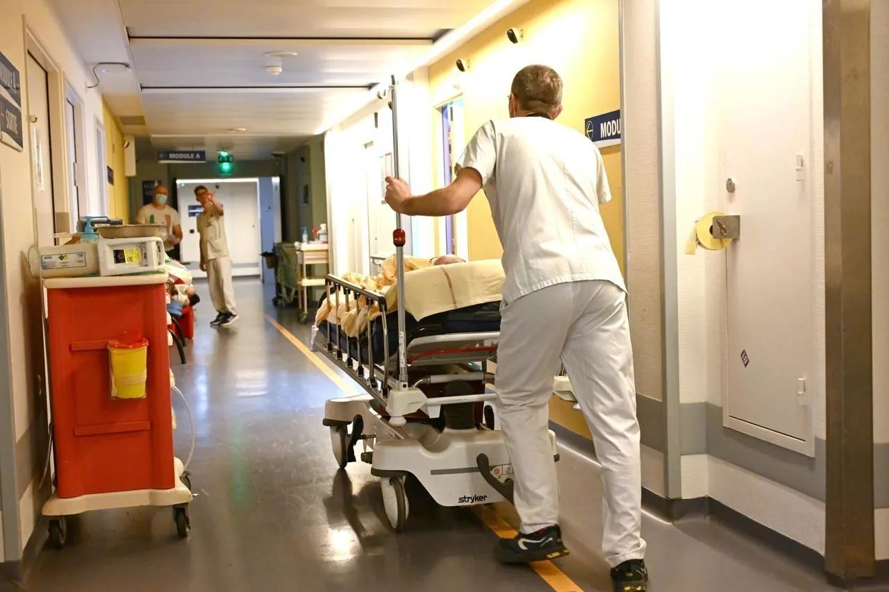 La France alerte ses hôpitaux sur un risque de guerre 2026