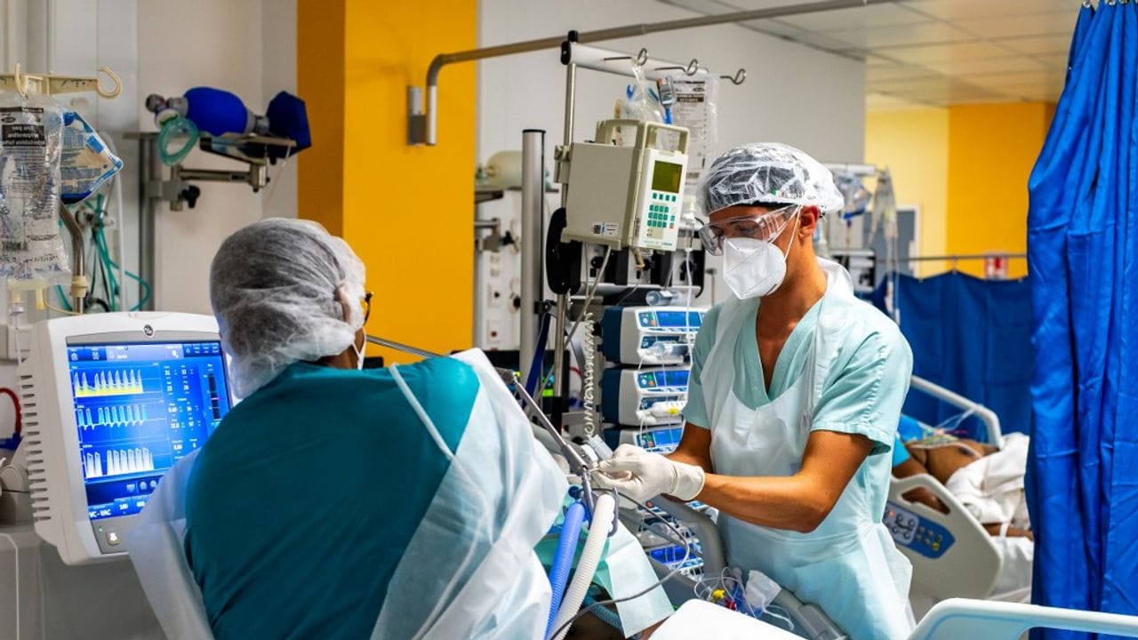 La France alerte ses hôpitaux sur un risque de guerre 2026