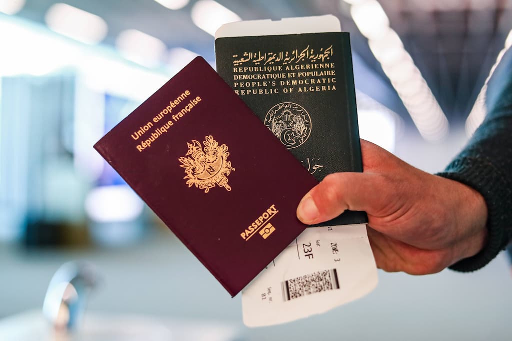 Crise des valises diplomatiques : pourquoi l’Algérie refuse la main tendue de la France ?