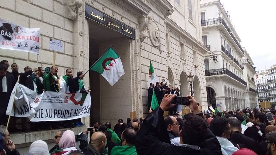 Ex-policier algérien à la tête d’un réseau de faux papiers