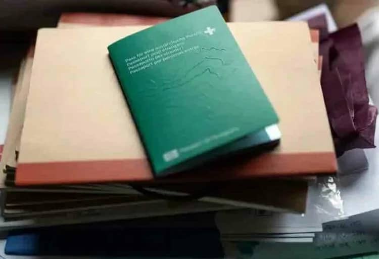 Visa long séjour suspendu pour les Algériens : quel impact pour les voyageurs et les familles en France ? Visa long séjour suspendu pour les Algériens : quel impact pour les voyageurs et les familles en France ?