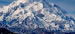 Amine Bouhassane, l'alpiniste algérien, se lance dans l'ascension du plus haut sommet d'Amérique du Nord Amine Bouhassane