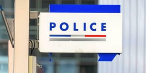 Dans les mailles de la police