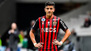 Youcef Atal : Un message caché pour l'OGC Nice Youcef Atal refuse de quitter Nice malgré les pressions du club