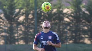Rayan Cherki en France ou en Algérie? Le sort est scellé Un talent inné