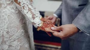 Fin d'un réseau de mariages blancs impliquant Français et Algériens en Île-de-France Mariages blancs : un réseau entre Français et Algériens démantelé en Île-de-France