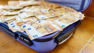 Aéroport d’Annaba : Saisie de 23 000 euros non déclarés