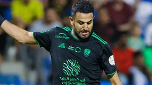 Exploits de Riyad Mahrez : Un nouveau but crucial dans la victoire éclatante d'Al Ahli (0-4)