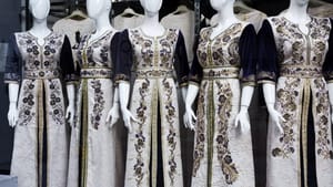 France : cette algérienne expose le caftan marocain lors d'une foire