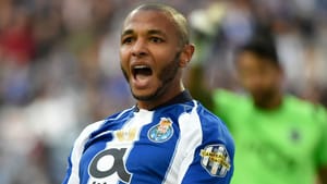 Yacine Brahimi délivre une très belle passe dé