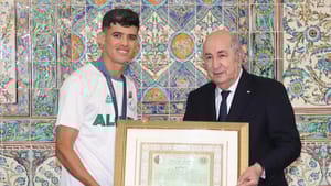 Abdelmadjid Tebboune honore les médaillés algériens