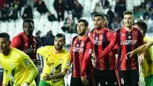 L'USM Alger à deux doigts de ruiner la carrière de ce joueur