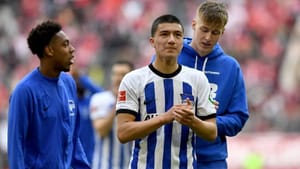 Ibrahim Maza signe au Bayer Leverkusen 