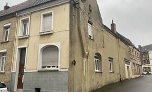 Hallucinant! En France, une tête de cochon découverte devant une mosquée France, une tête de cochon découverte devant une mosquée