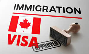 Immigration Canada : les frais de résidence revus à la hausse