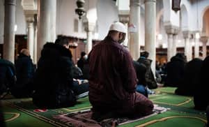 Aïd al-Adha 2024 en France : un individu fait passer un sale quart d'heure aux fidèles Aïd al-Adha 2024/France :il sème la panique chez les fidèles