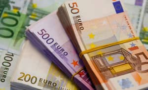 Euro – Dinar : écart entre les taux officiel