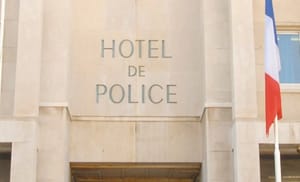 France/Paris : un sans-papier algérien tente de se suicider