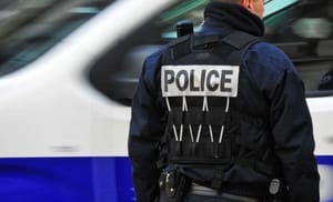 France : Ce policier tire à 5 reprises sur ce sans-papier dz