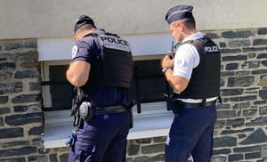 France : Un algérien sous OQTF agresse 2 policiers