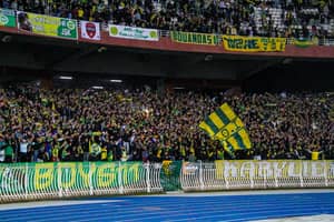 Geste émouvant de la maman du gardien de la JS Kabylie : Toute l'Algérie envahie par une vague d'émotions La maman du gardien de la JS Kabylie émeut les supporters