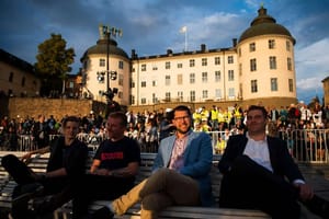 France : la traque des sans-papiers suscite débats et tensions