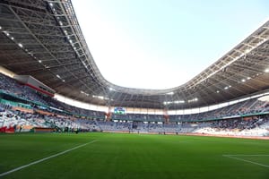 Stade Nelson Mandela : le MCA écarté, le CRB revendique sa priorité