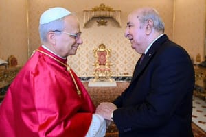 Pape Léon XIV en Algérie : une visite qui dérange en France ? Tebboune rencontre le Pape au Vatican : une visite surprise aux enjeux puissants