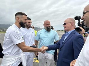 Karim Benzema en Algérie : une visite au goût mixte