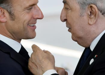 Crise diplomatique relancée en France : Paris dans le viseur de l’Algérie après la mise en cause de 40 hauts responsables
