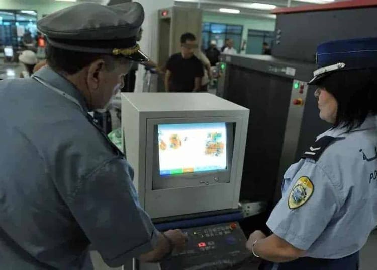Tentative de contrebande de devises à l’aéroport d’Alger