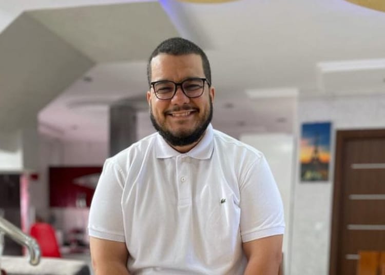 Hicham Cook en plein bad buzz : ses menus Iftar jugés trop chers enflamment la toile ! Hicham Cook en plein bad buzz : ses menus Iftar jugés trop chers enflamment la toile !