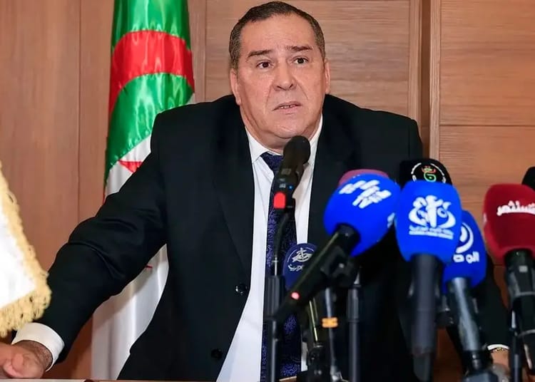 Interdictions de sortie du territoire national : le ministre de la communication clarifie