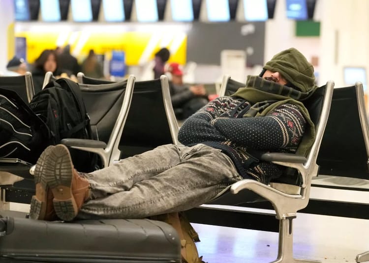 Vols retardés et bagages cabine : l’UE prend une décision radicale