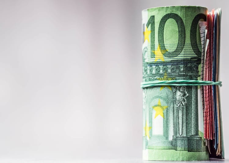 Euro au plus haut face au dinar algérien : record historique atteint Taux de change : la valeur de 100 euro en dinar algérien le mercredi 20 août 2025