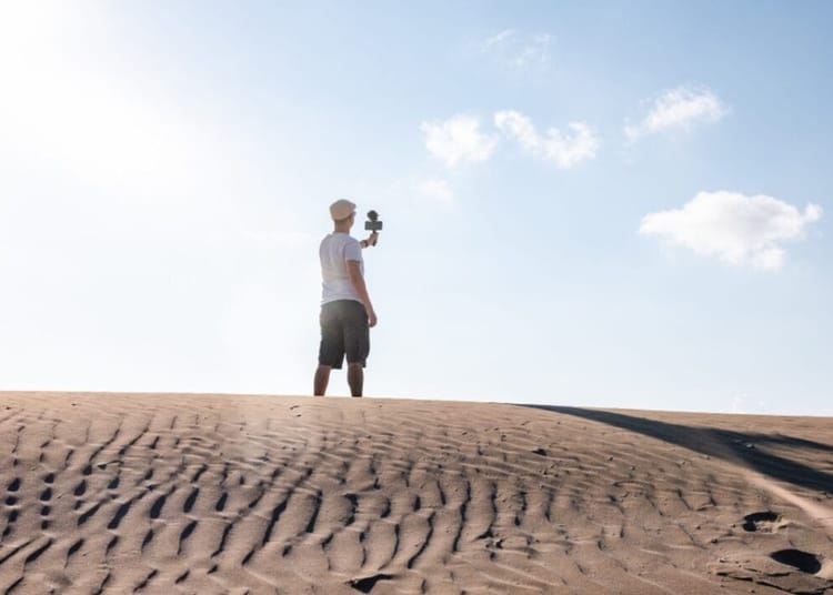 Christopher Nolan choque au Sahara occidental : son nouveau tournage crée la polémique Christopher Nolan choque au Sahara occidental : son nouveau tournage crée la polémique