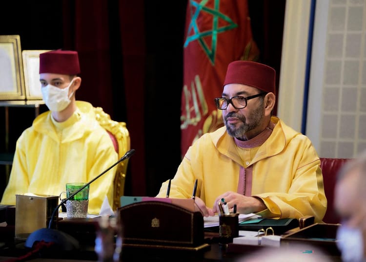 Main tendue choc de Mohammed VI : le roi relance l’Algérie sur le Sahara Occidental !
