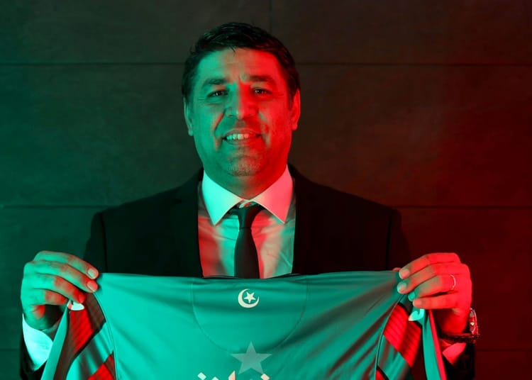 Séisme au MC Alger : Mekhazni évincé, Bouras sur le départ, PEAK entre en jeu !