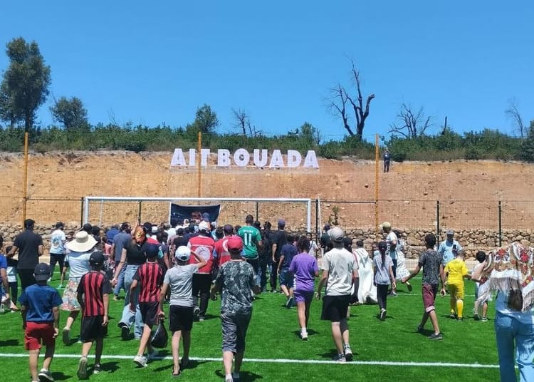 Yacine Brahimi choque l’Algérie : il offre un stade à un petit village de Kabylie !