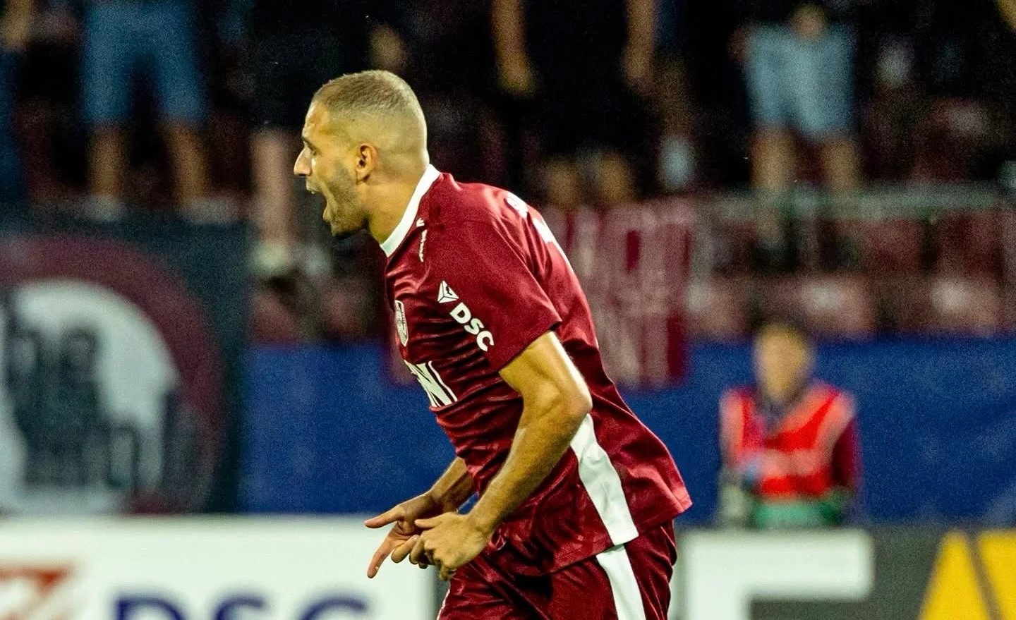 Islam Slimani en Roumanie : que s’est-il vraiment passé ?