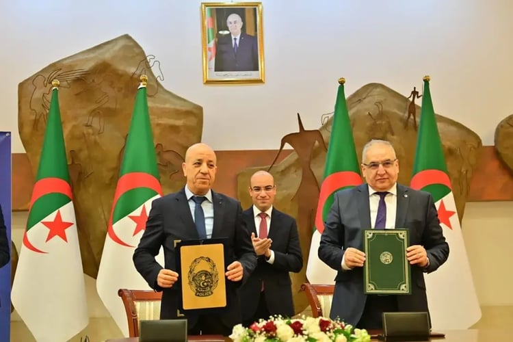 Révolution numérique : l'Algérie modernise ses services consulaires