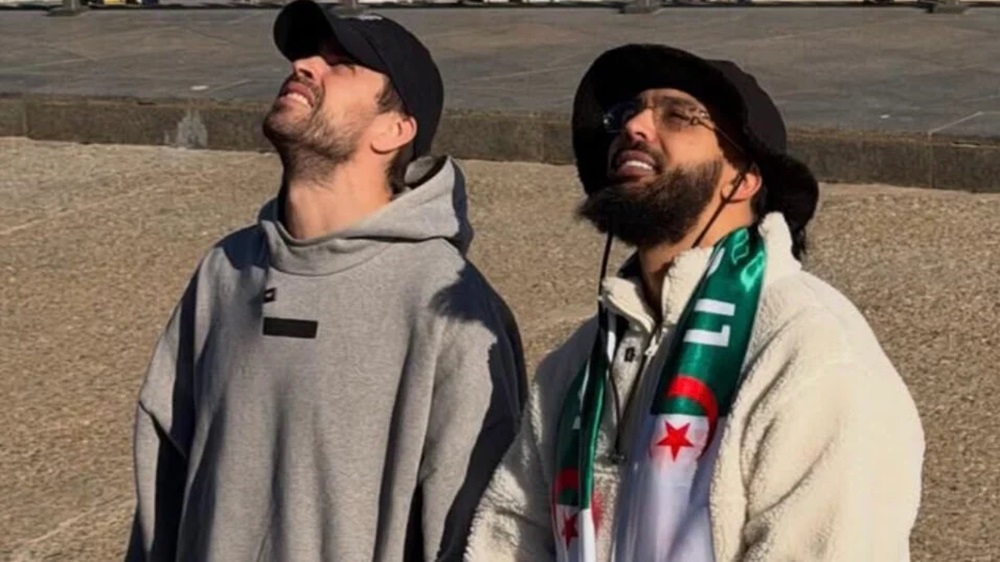 Gérard Piqué séduit par Alger : sa visite crée le buzz