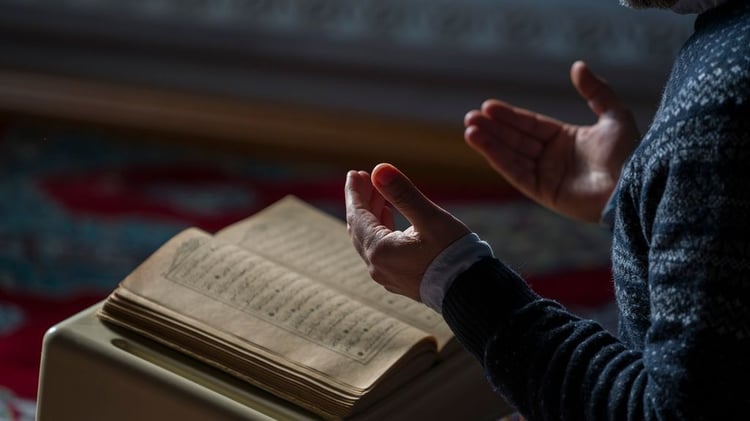 En 2025, la France recense près de 2 500 actes antireligieux. La Grande Mosquée de Paris alerte sur la hausse des incidents visant les musulmans et appelle à une réponse ferme.