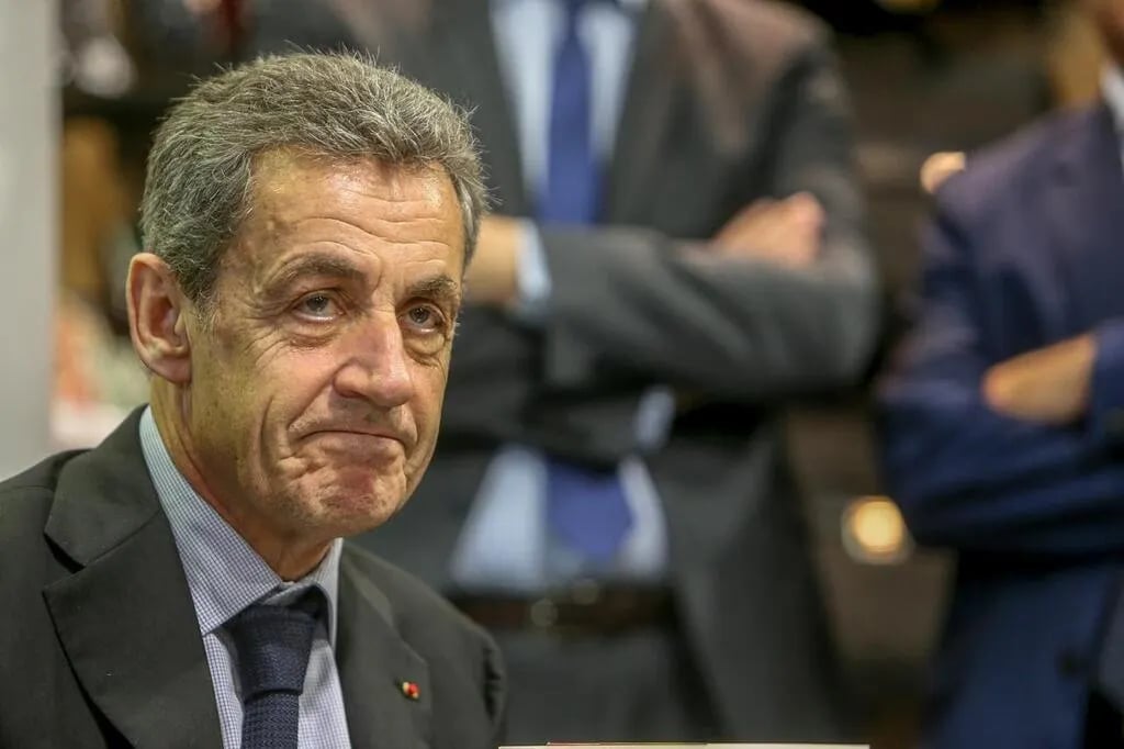 Nicolas Sarkozy presse Paris de sévir face à Alger sur les visas