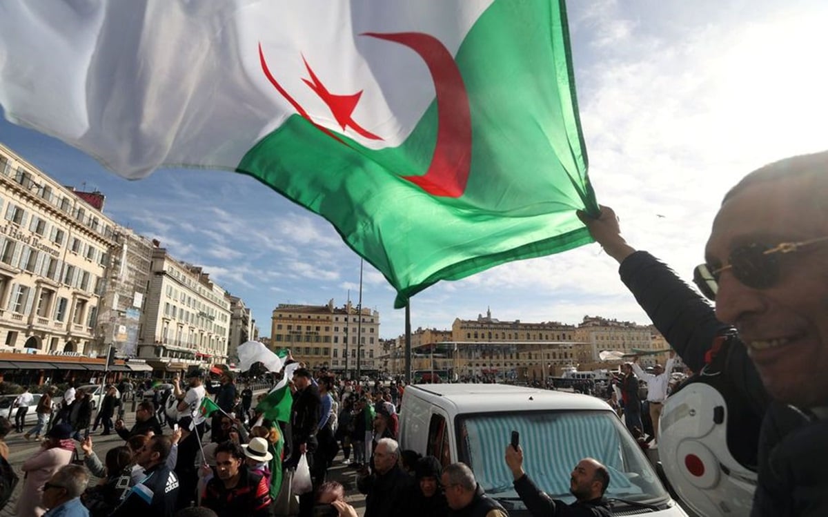 Algérie : sondage choc, les Français critiquent la diplomatie