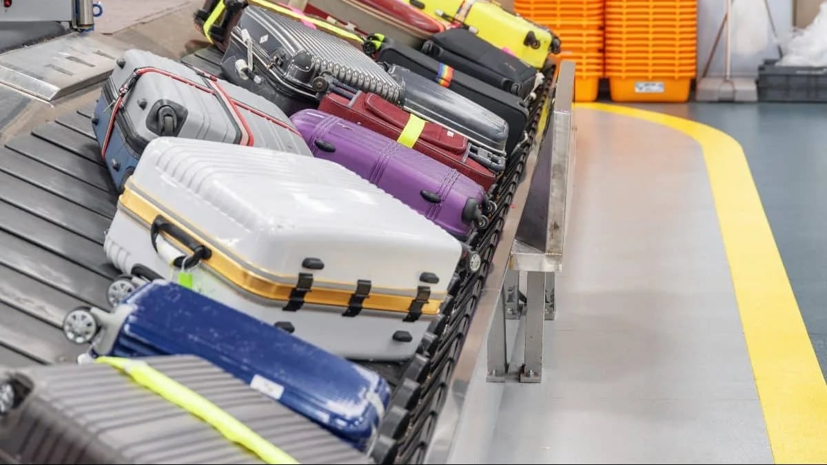 Voyageur interpellé à Alger pour un vol surprenant de bagages