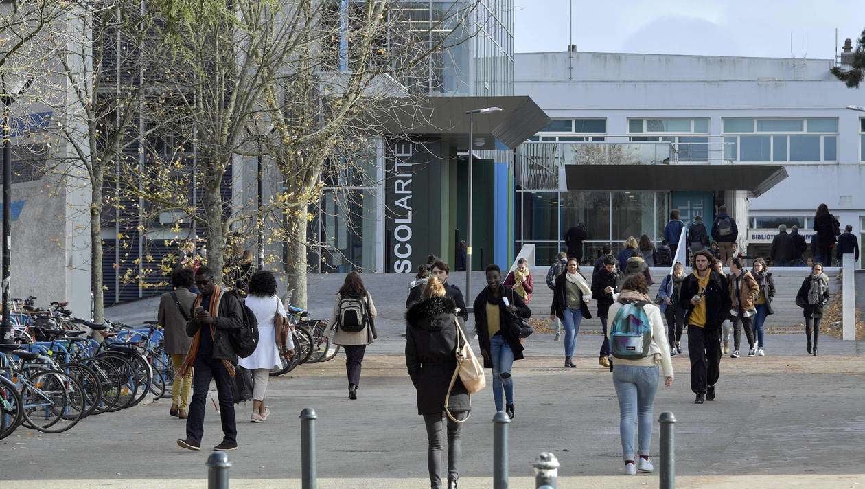 Nouvelles règles : impact sur les frais pour étudiants étrangers