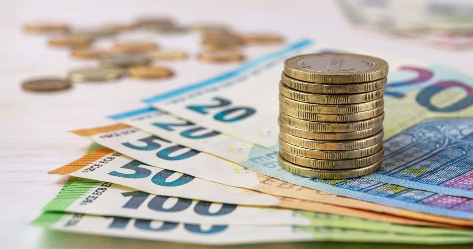 Flambée de l'euro : qui profite ou perd en Algérie ?