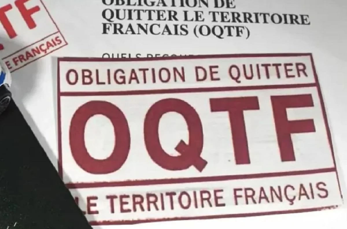 Expulsions d'Algériens : reprise des documents consulaires