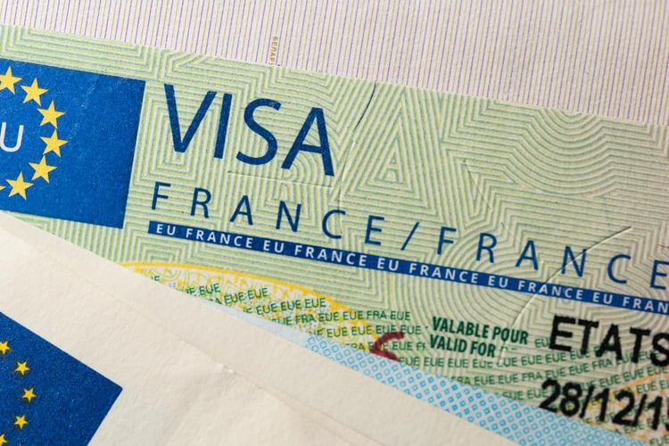 Visa France : astuces pour éviter les arnaques et avoir un RDV